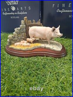 BORDER FINE ARTS, LAST TO FINISH, SOW + Piglets, 1996, Rare