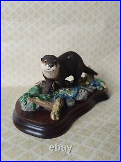 Border Fine Arts B0858 Along The Shoreline Otter Figurine Hand Made In Scotland