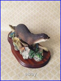 Border Fine Arts B0858 Along The Shoreline Otter Figurine Hand Made In Scotland