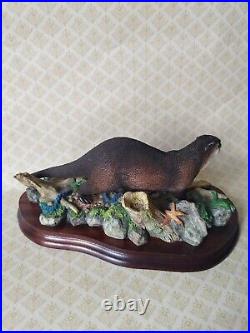 Border Fine Arts B0858 Along The Shoreline Otter Figurine Hand Made In Scotland