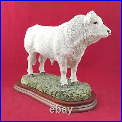 Border Fine Arts Charolais Bull On Wooden Plinth A9789 (with CoA) BFA 3304