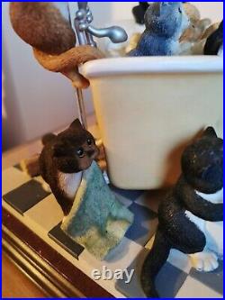 Border Fine Arts Curious Cats In The Tub Model A3884