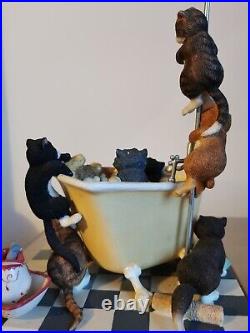 Border Fine Arts Curious Cats In The Tub Model A3884