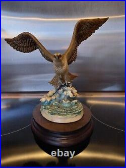 Border Fine Arts Osprey Catching a Fish By Ray Ayres 1983 sculpture figurine