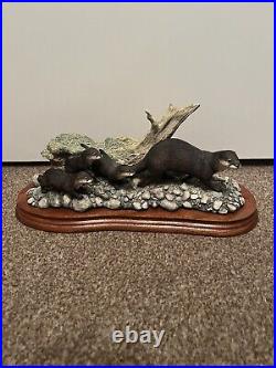 Border Fine Arts Otter Family Keeping Up Figurine 1998 B0333 Limited Edition