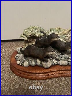 Border Fine Arts Otter Family Keeping Up Figurine 1998 B0333 Limited Edition