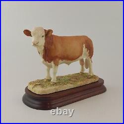 Border Fine Arts Simmental Bull With Box & CoA (Chipped) 8483 BFA