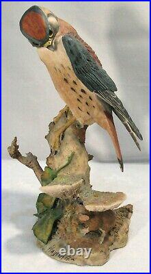 Border fine arts -Very Rare USA version Bird Kestrel and Mouse L600 Hayton