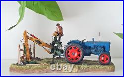 Border fine arts figurine A days work ditching farmer on digger Mint/boxed