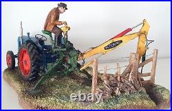 Border fine arts figurine A days work ditching farmer on digger Mint/boxed