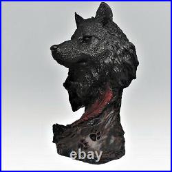 Handmade wolf figure made of specially designed crystal