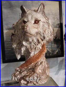 Handmade wolf figure made of specially designed crystal