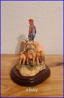 Lowell Davis Sooie Sooieee Figurine Pigs Farmer Schmid 225-360