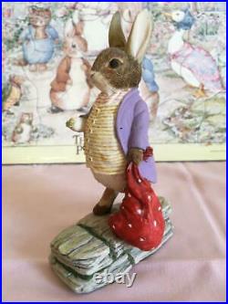 Peter Rabbit Figurine OLD MR. BUNNY BP28 Made by Border Fine Arts 5.5 inch High